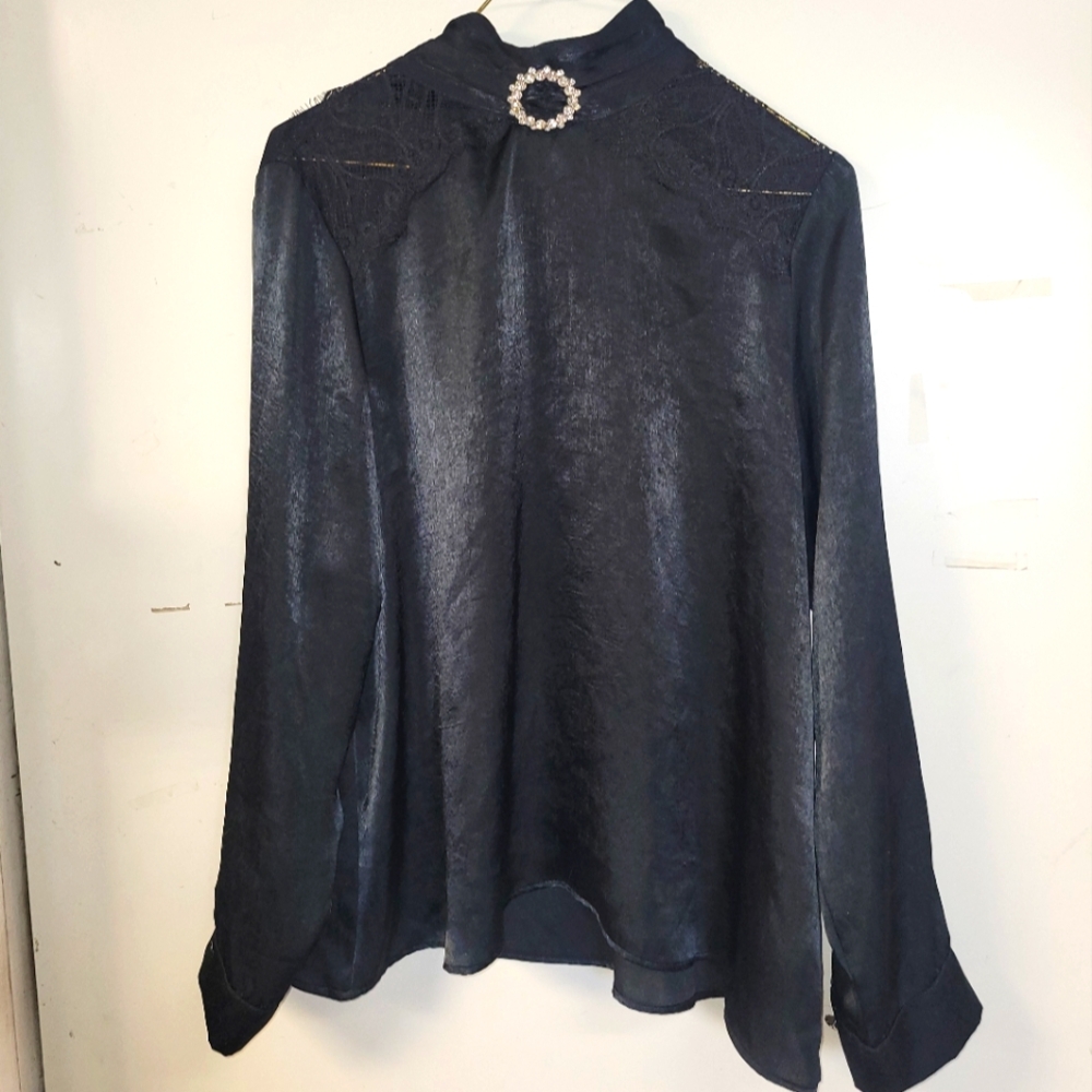 Zara blouse - Picture 2 of 6